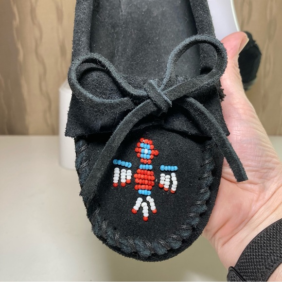 Minnetonka Thunderbird II 600 Women's 7 Suede Moccasin Black Beaded - Picture 10 of 12